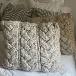 Set of 2 pillows